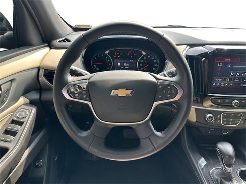 Used 2022 Chevrolet Traverse LT w/ LT Premium Package image 14