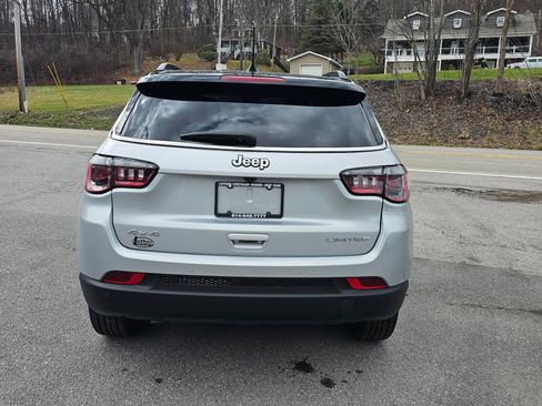 Used 2025 Jeep Compass Limited image 12