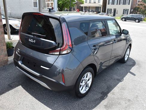 Used 2025 Kia Soul LX w/ LX Technology Package FWD image 4