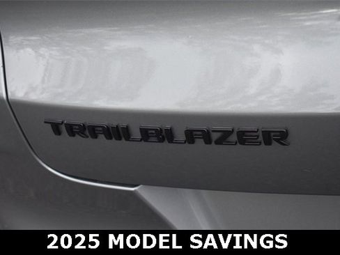 New 2025 Chevrolet TrailBlazer RS w/ Convenience Package image 18