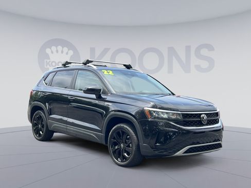 Used 2022 Volkswagen Taos SE AWD/4WD image 2