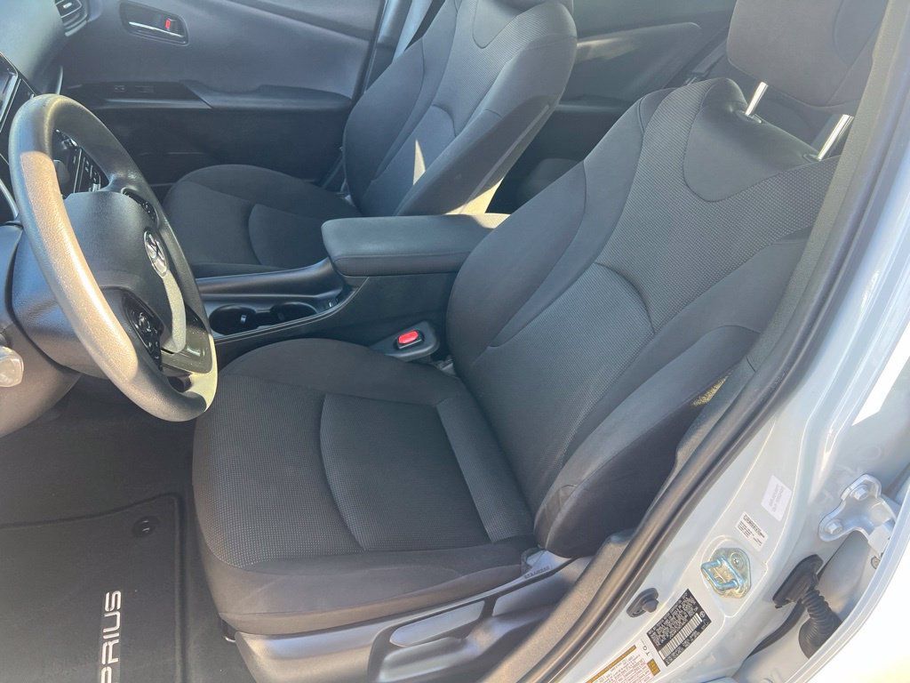 Used 2021 Toyota Prius L Eco FWD image 36