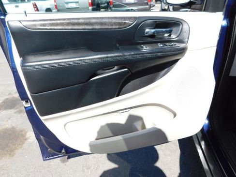 Used 2015 Dodge Grand Caravan American Value Package w/ UConnect Hands-Free Group image 11