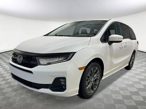 New 2025 Honda Odyssey Touring image 2