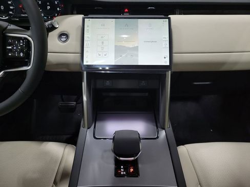 New 2025 Land Rover Discovery Sport S image 26