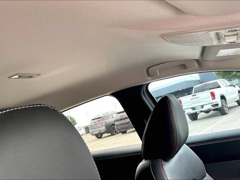 Used 2025 Nissan Kicks SR FWD image 20