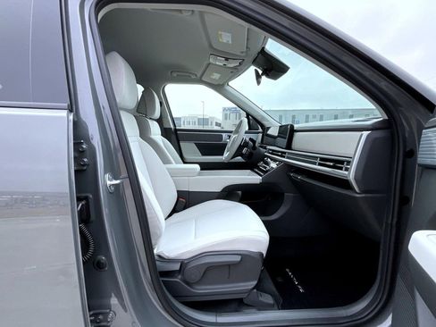 New 2026 Hyundai Santa Fe SE AWD/4WD image 16