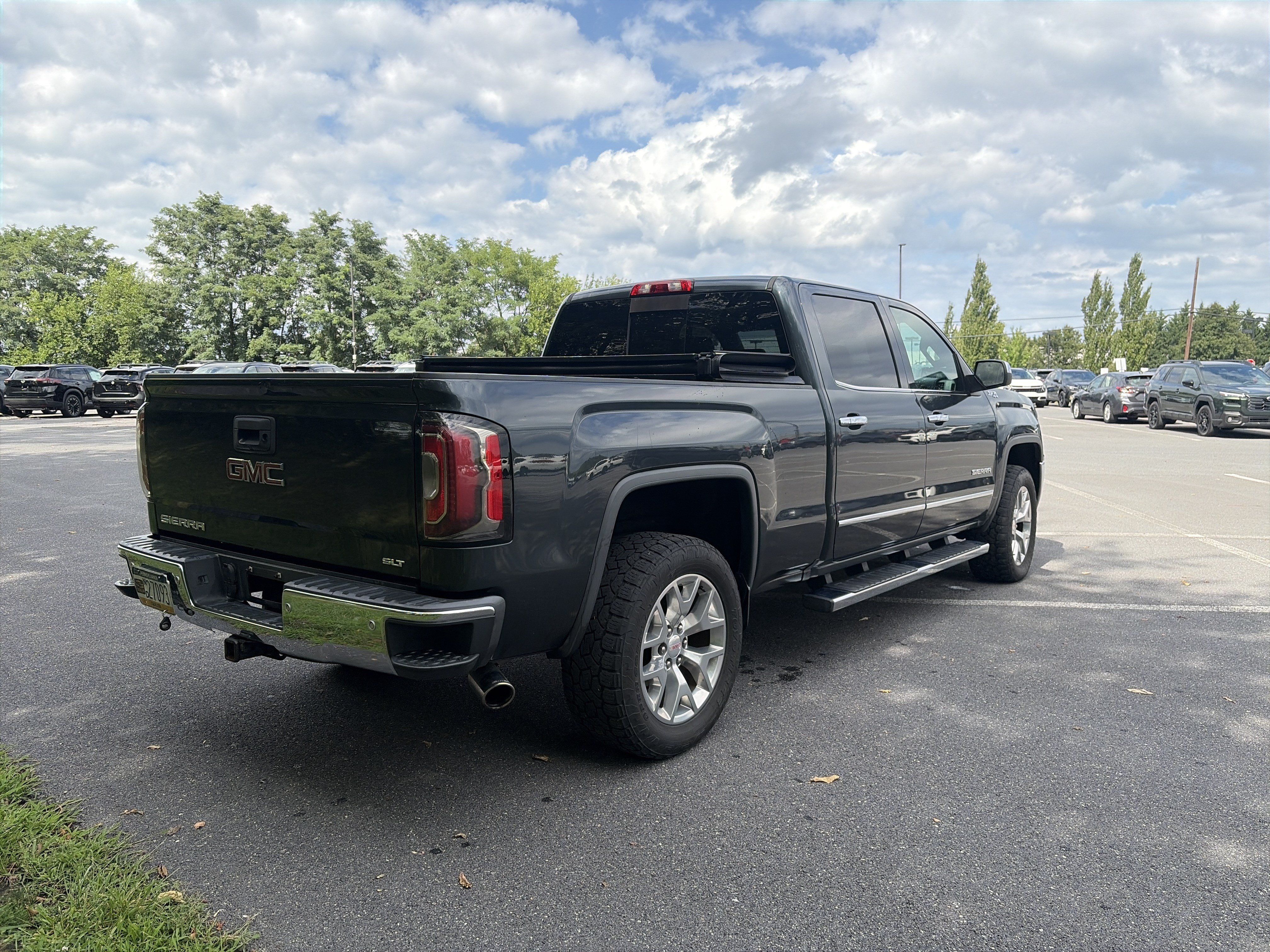 Used 2017 GMC Sierra 1500 SLT AWD/4WD image 5