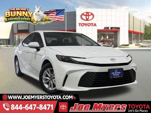 Used 2026 Toyota Camry LE w/ Convenience Package image 1
