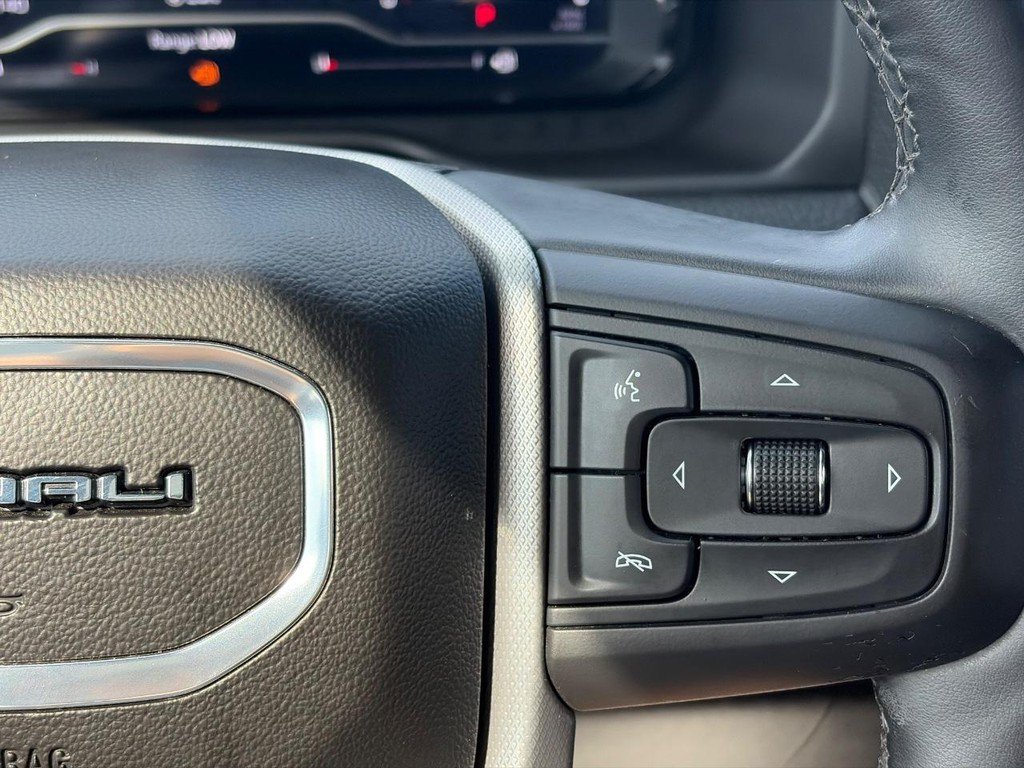 Used 2023 GMC Yukon Denali AWD/4WD image 27