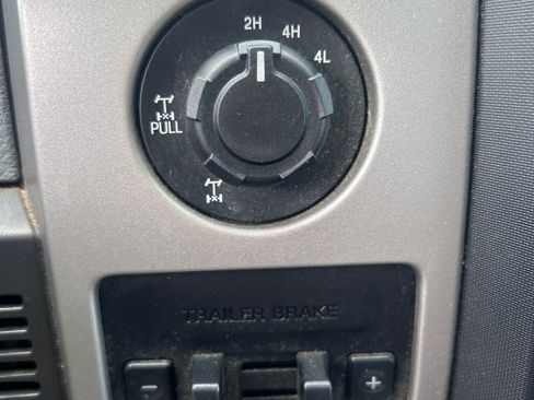 Used 2014 Ford F150 XLT w/ Equipment Group 302A Luxury AWD/4WD image 13