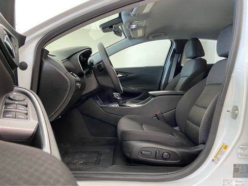 Used 2024 Chevrolet Malibu LT image 11