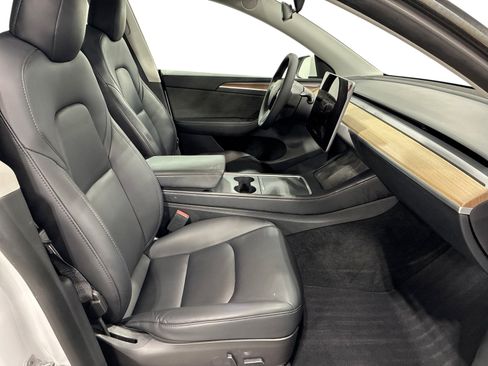 Certified 2023 Tesla Model Y Long Range AWD/4WD image 13