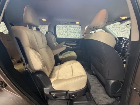 Used 2021 Subaru Ascent Premium w/ Convenience Package image 10