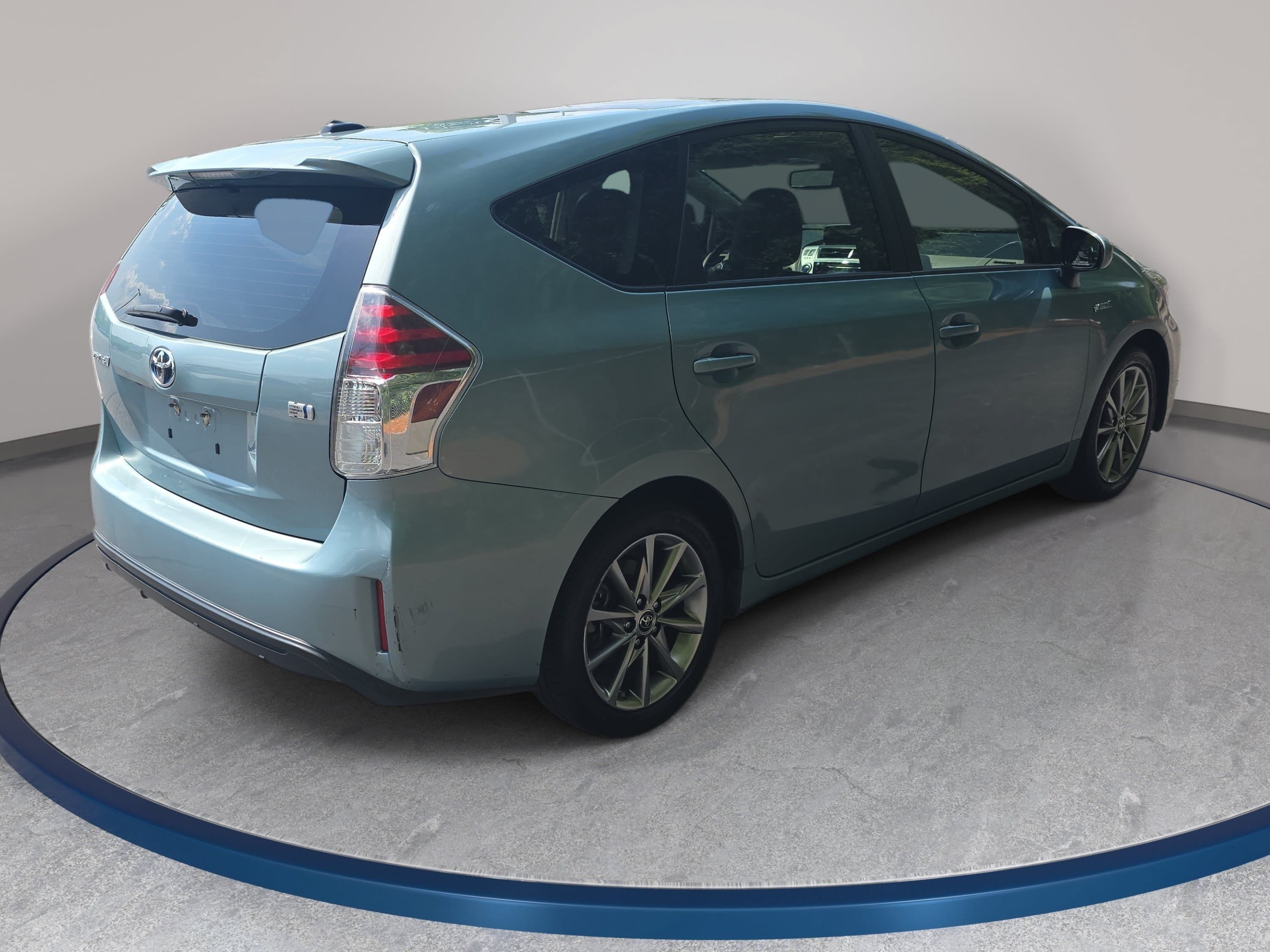 Used 2015 Toyota Prius V Five w/ Advanced Technology Package FWD image 5