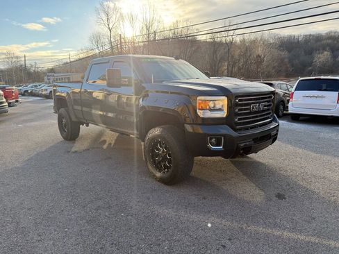 Used 2015 GMC Sierra 2500 SLE image 3
