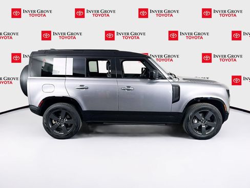Used 2024 Land Rover Defender 110 X-Dynamic SE AWD/4WD image 4