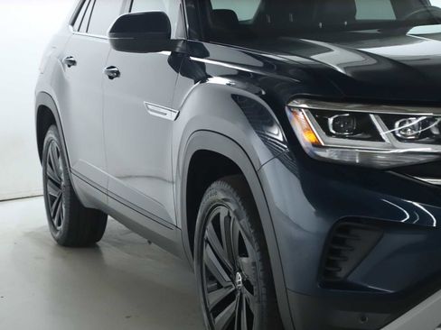 Used 2022 Volkswagen Atlas Cross Sport SE image 8