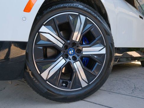 Used 2023 BMW iX xDrive50 w/ Sport Package AWD/4WD image 38