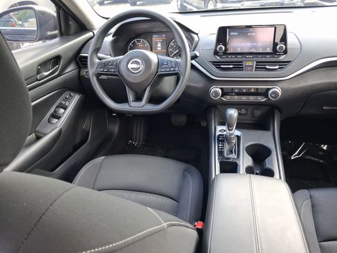Used 2024 Nissan Altima 2.5 S FWD image 7