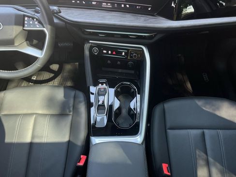 Used 2025 Audi Q5 Premium Plus w/ Premium Plus AWD/4WD image 18