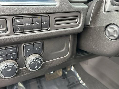 Used 2021 Chevrolet Tahoe RST w/ Luxury Package image 17