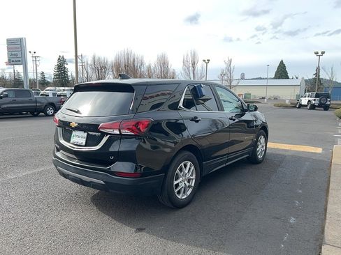 Used 2023 Chevrolet Equinox LT image 4