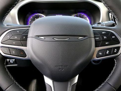 New 2027 Chrysler Pacifica Select FWD image 10