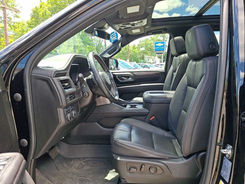 Certified 2023 Chevrolet Suburban RST w/ Luxury Package AWD/4WD image 14