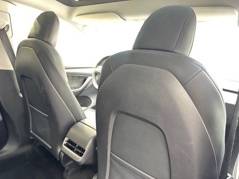 Used 2023 Tesla Model Y Long Range AWD/4WD image 41
