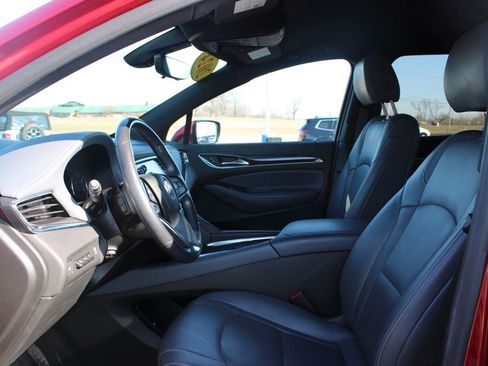 Used 2024 Buick Enclave Premium image 21