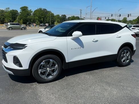 Used 2021 Chevrolet Blazer LT FWD image 4
