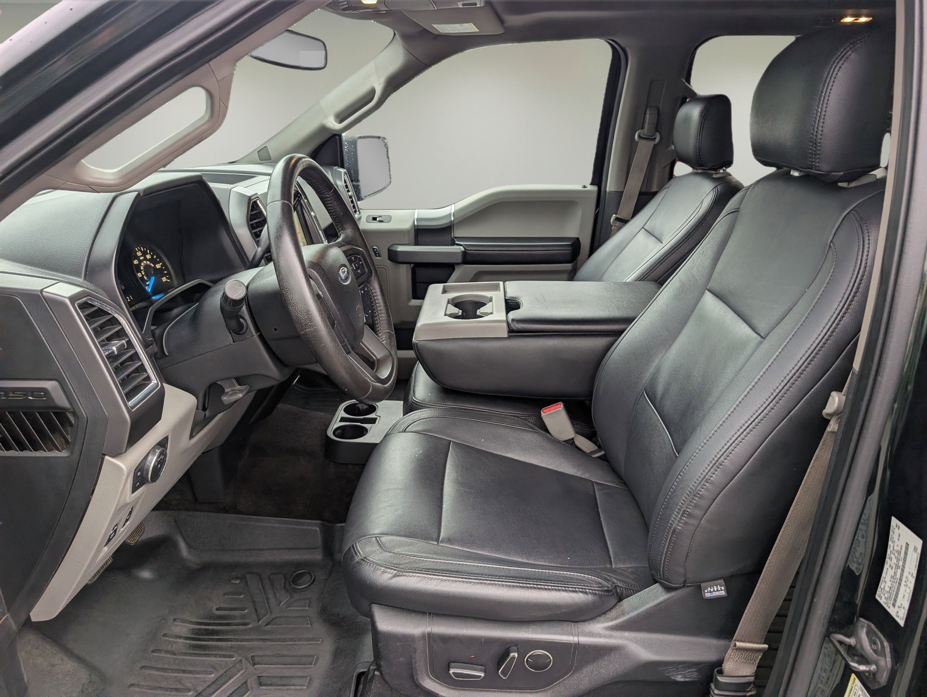 Used 2016 Ford F150 XLT w/ Equipment Group 302A Luxury AWD/4WD image 10