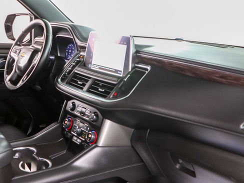 Used 2023 Chevrolet Suburban LT image 29