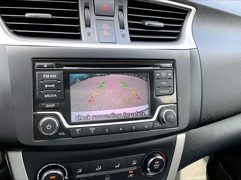 Used 2015 Nissan Sentra SV FWD image 29