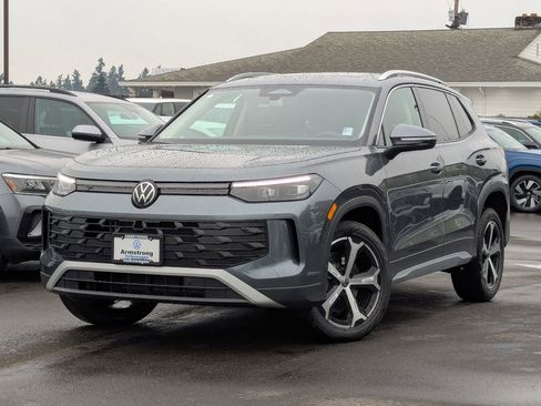 New 2026 Volkswagen Tiguan SE AWD/4WD image 1