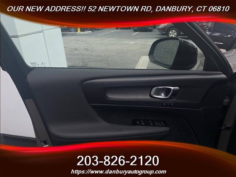 Used 2022 Volvo XC40 T5 R-Design AWD/4WD image 11