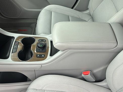 Used 2023 GMC Acadia SLE w/ Driver Convenience Package image 22