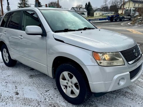 Used 2010 Suzuki Grand Vitara Premium image 2
