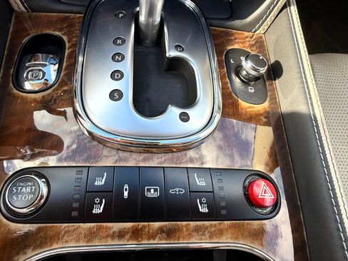 Used 2015 Bentley Flying Spur V8 image 40