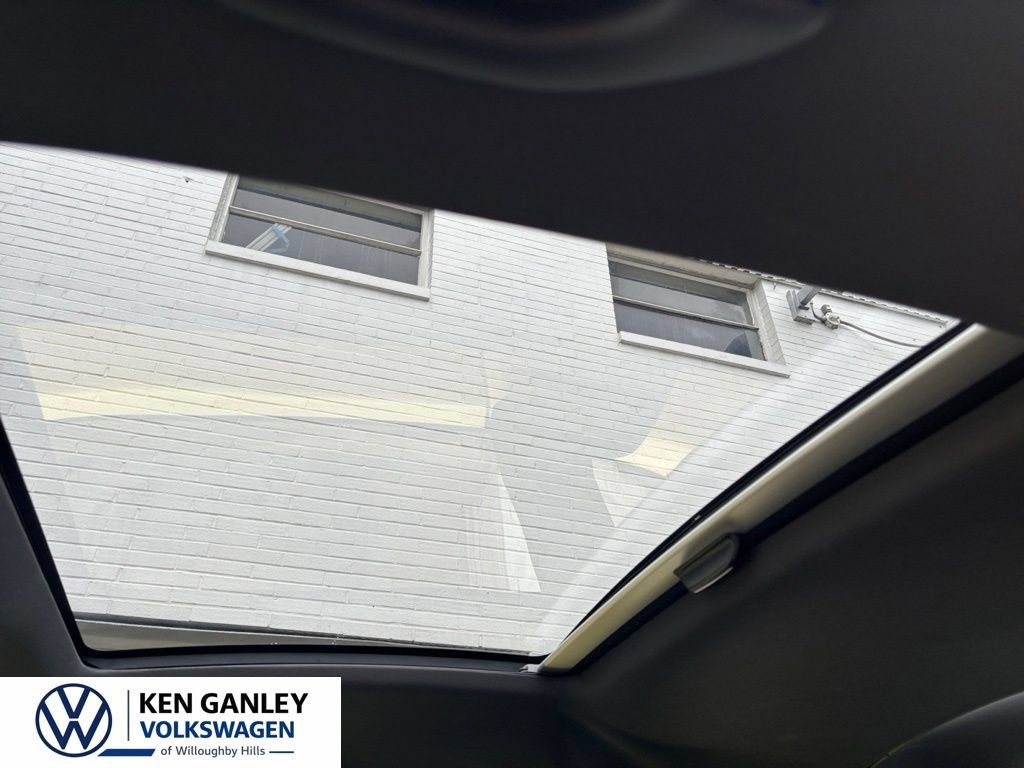 Used 2012 Volkswagen Beetle 2.5 FWD image 24