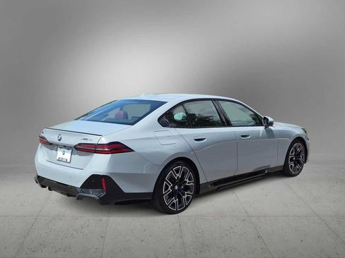 Used 2026 BMW i5 eDrive40 AWD/4WD image 8