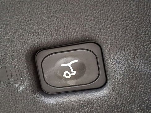 Certified 2023 Lincoln Nautilus Reserve w/ Equipment Group 201A image 28