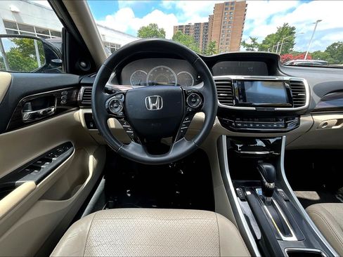 Used 2017 Honda Accord EX-L image 5
