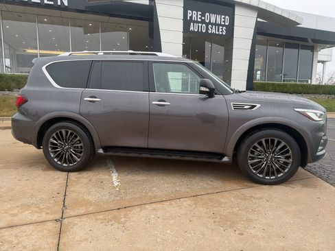 Used 2022 INFINITI QX80 Premium Select w/ Cargo Package AWD/4WD image 2