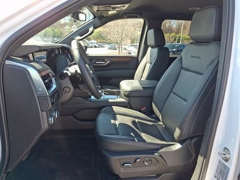 Used 2025 GMC Yukon XL Denali AWD/4WD image 2