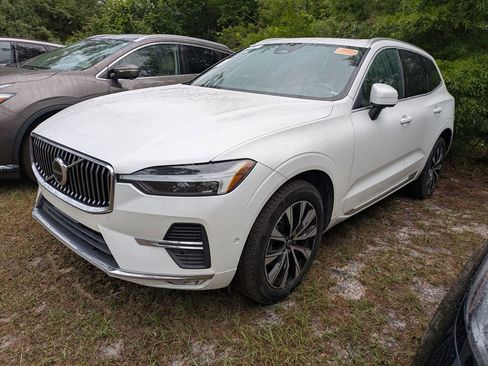 Used 2023 Volvo XC60 B5 Plus AWD/4WD image 3