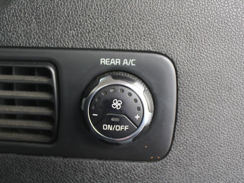 Used 2017 Kia Sorento EX image 11