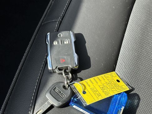 Used 2021 GMC Canyon Denali image 29