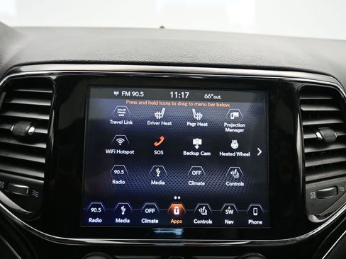 Used 2019 Jeep Grand Cherokee Limited image 16